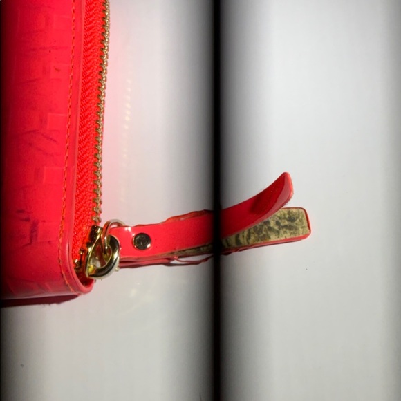 Kate Spade Bright Pink Bow Pattern Wallet - Picture 3 of 14